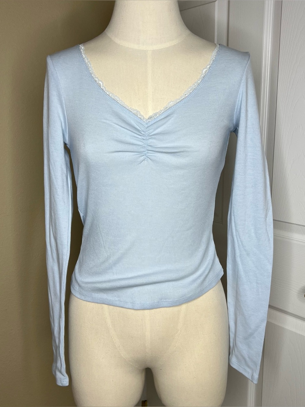 HIPPIE ROSE NWOT Light Blue Ruched V-Neck Long Sleeve Top with Lace Trim